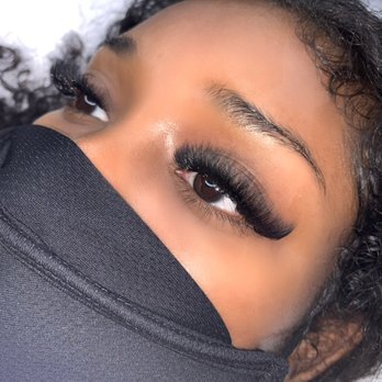 21 Décembre Lashes - Eyelash Service Near Me