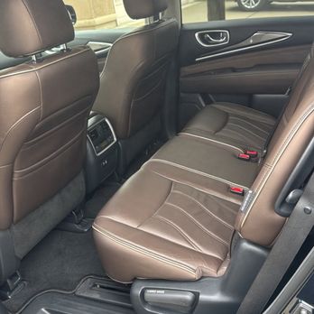 4 Evershinin Mobile Detail - Back leather seats with clean steamed carpet. - Auto Detailing Near Me 4 Evershinin Mobile Detail - Back leather seats with clean steamed carpet. - Auto Detailing Near Me