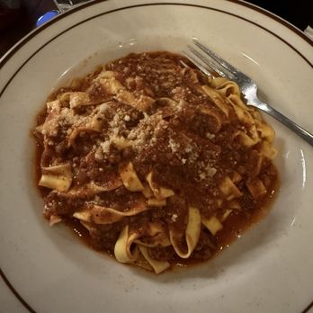 Oggi Trattoria - Alfredo Fettuccine alla bolognese. - Italian Near Me - Chicago, Illinois Oggi Trattoria - Alfredo Fettuccine alla bolognese. - Italian Near Me - Chicago, Illinois