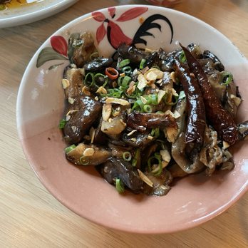 Kalaya - hed pad kratiam (stir fried mushrooms) - Thai Near Me - Philadelphia, Pennsylvania Kalaya - hed pad kratiam (stir fried mushrooms) - Thai Near Me - Philadelphia, Pennsylvania