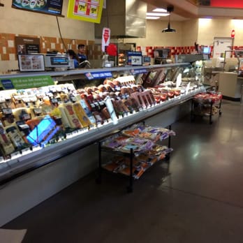 Giant Food Stores - a large display of meat - Grocery Near Me - Ephrata, Pennsylvania