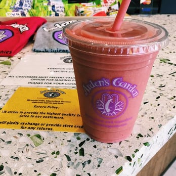 Arden's Garden - Custom smoothie w/ strawberry, mango and banana - Juice Bars & Smoothies Near Me - Atlanta, Georgia
