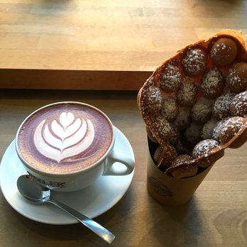 Café Wafflee - Heisse Schokolade und Bubble Waffel - Cafes Near Me - Charlottenburg, BE