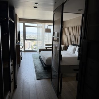 Conrad Los Angeles - Cozy room - Hotels Near Me - Los Angeles, California
