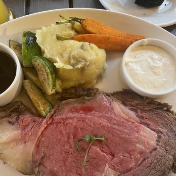 Basalt - Prime Rib - New American Near Me - Honolulu, Hawaii