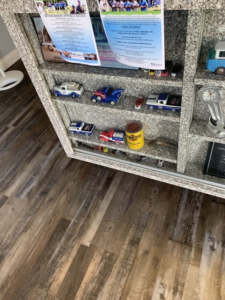 KWIK KAR OIL & LUBE Updated September 2024 12 Photos 11525 Eagle