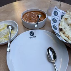 Veranda - Butter chicken with basmati rice and butter naan