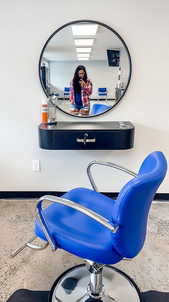 CREATIVE CUTS & TRIMS Request an Appointment 2127 College Ave