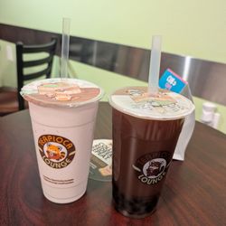Teapioca Lounge - Black tea with lychee and pineapple Taro smoothie