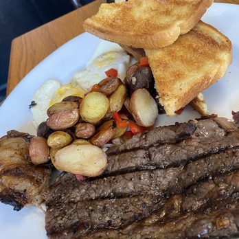 Simple Pleasures Restaurant - Steak and potatos - Breakfast & Brunch Near Me - Lincoln, California