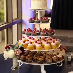 All Star Rents - Cupcakes & Cake by: Cupcake Crusader Photography By: Drozian Photoworks