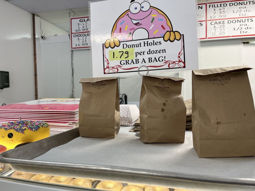 Lickin Good Donuts - Fort Payne Logo