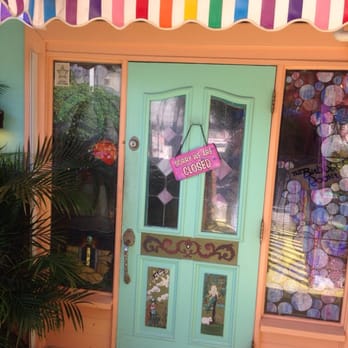 The Bubble Room - Desserts Near Me - Captiva, Florida