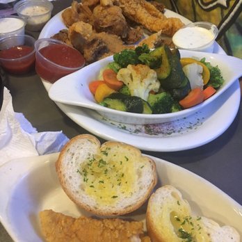Smitty's Seafood - Seafood platter with veggies - Seafood Near Me - Kenner, Louisiana