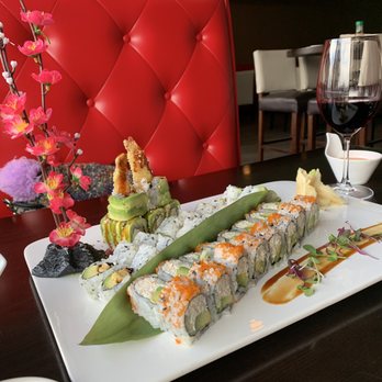 Izu Sushi - Califórnia roll, peanut avocado roll and green roll! - Japanese Near Me - Denver, Colorado Izu Sushi - Califórnia roll, peanut avocado roll and green roll! - Japanese Near Me - Denver, Colorado