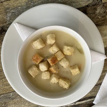 Soja Bar & Grill - Sopa del día no me acuerdo de que era pero estaba espectacular - Bars Near Me - San Lorenzo, Puerto Rico