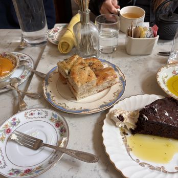 Sullaluna - focaccia, chocolate cake, ricotta peaches - Italian Near Me - New York, New York Sullaluna - focaccia, chocolate cake, ricotta peaches - Italian Near Me - New York, New York