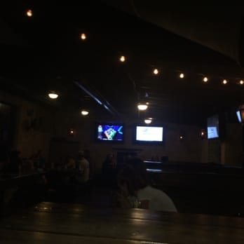 Little Woodrow's Parmer - Lot of Tvs for those transplant baseball fans - Sports Bars Near Me - Austin, Texas Little Woodrow's Parmer - Lot of Tvs for those transplant baseball fans - Sports Bars Near Me - Austin, Texas