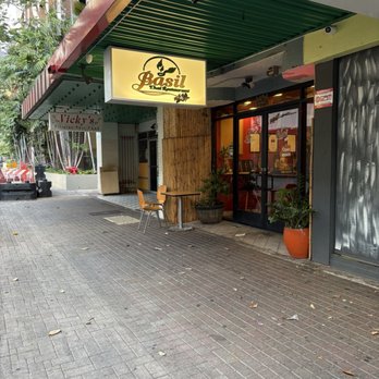 Basil Thai Restaurant - Thai Near Me - Honolulu, Hawaii