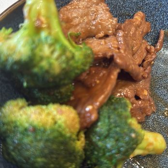 Panda Inn - Lunch Beef & Broccoli - Chinese Near Me - Ontario, California