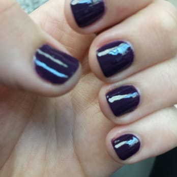 Linda's Threading & Nails - Mimis job. Not cleaned up very well and I don't like that she missed the sides of my nails. - Nail Salons Near Me - Monterey Park, California