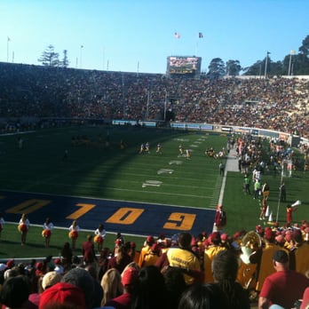 California Memorial Stadium - Stadiums & Arenas Near Me - Berkeley, California