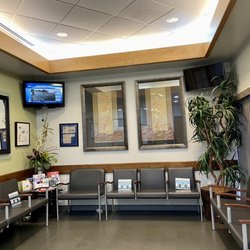 Pacific Endoscopy Center - Waiting Area in Lobby