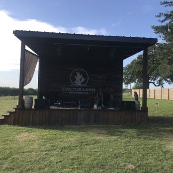 Cactus Land Brewing - The stage - Breweries Near Me - Adkins, Texas
