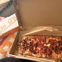 Meat Me Flatbread w/ white sauce Meat Me Flatbread w/ white sauce