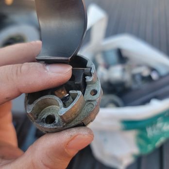 Jmanns Locksmith - Thumb press for lock was loose do to internal siting housing being broken - Keys & Locksmiths Near Me Jmanns Locksmith - Thumb press for lock was loose do to internal siting housing being broken - Keys & Locksmiths Near Me