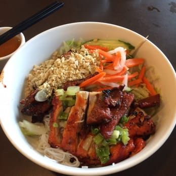 Bong Lua Vietnamese Restaurant - 2 types of meat combo - Vietnamese Near Me - Scarborough, Ontario