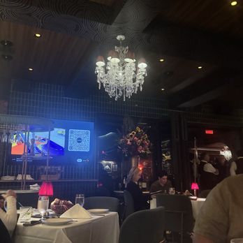 Anthony's Runway 84 - Side dinning room - Italian Near Me - Fort Lauderdale, Florida