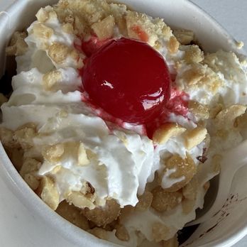 T Bar Twist - Sundae - Ice Cream & Frozen Yogurt Near Me - Island Falls, Maine
