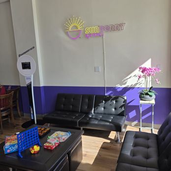 Sunberry Acai Bowls - Family and kids friendly sitting area with games - Acai Bowls Near Me - Granada Hills, California