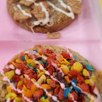 Crush Cookie Bar - Cinnamon toast crunch & fruity pebbles - Ice Cream & Frozen Yogurt Near Me - Englewood, New Jersey Crush Cookie Bar - Cinnamon toast crunch & fruity pebbles - Ice Cream & Frozen Yogurt Near Me - Englewood, New Jersey