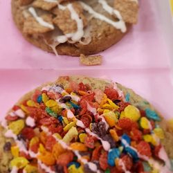 Crush Cookie Bar - Cinnamon toast crunch & fruity pebbles
