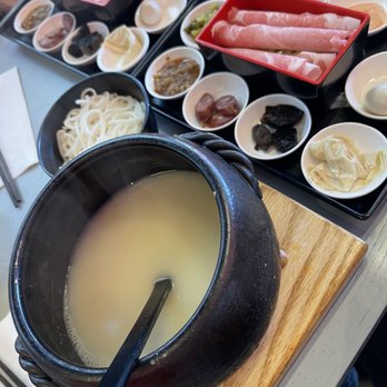 Yunshang Rice Noodle - various dishes of food - Chinese Near Me - Waterloo, Ontario Yunshang Rice Noodle - various dishes of food - Chinese Near Me - Waterloo, Ontario