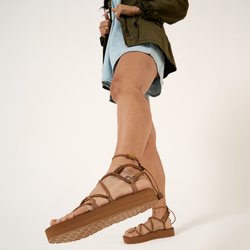Famous Footwear