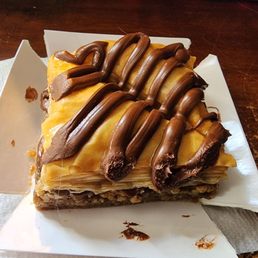 Hazelnut top