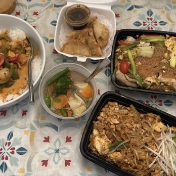 Basil Leaf Thai Cuisine - Panang Curry, Vegetable Dumpling Soup, Pad Woon Sen, Pad Thai - Thai Near Me - Mechanicsburg, Pennsylvania
