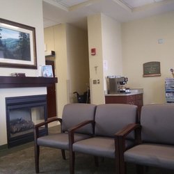 Tennessee Cancer Specialists - Waiting room for Radiation