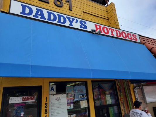 Daddy's Hot Dogs by null