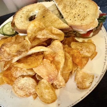 Half Day Brewing - Veggie Panini - Pubs Near Me - Lincolnshire, Illinois