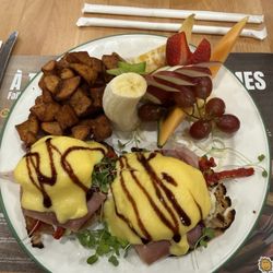 Cora - Egg Ben et Dictine Prosciutto et tomates séchées