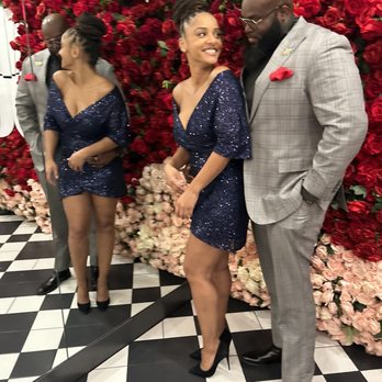 Juliet - Unisex bathroom foyer - Steakhouses Near Me - Houston, Texas Juliet - Unisex bathroom foyer - Steakhouses Near Me - Houston, Texas