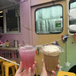 Sparkling unicorn on the left Sparkling unicorn on the left