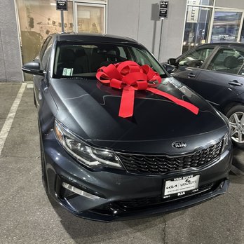 Van Nuys Kia - Car Dealers Near Me - Van Nuys, California