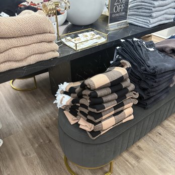 VICI - Women's Clothing Near Me - Walnut Creek, California VICI - Women's Clothing Near Me - Walnut Creek, California