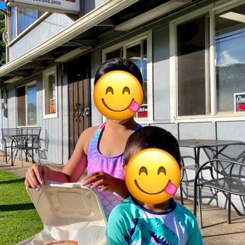 Papi’s Ohana - Kids enjoying their cinnamon rolls! - Pizza Near Me - Lahaina, Hawaii Papi’s Ohana - Kids enjoying their cinnamon rolls! - Pizza Near Me - Lahaina, Hawaii
