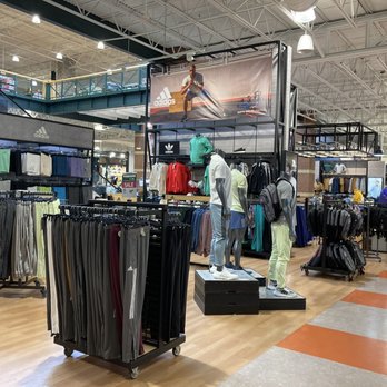 DICK'S Sporting Goods - Sports Wear Near Me - Tigard, Oregon